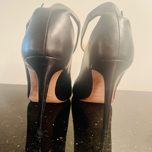 Very gently worn Jimmy Choo black peep toe ankle strap 4 inch heel. Classic - Picture 5 of 6